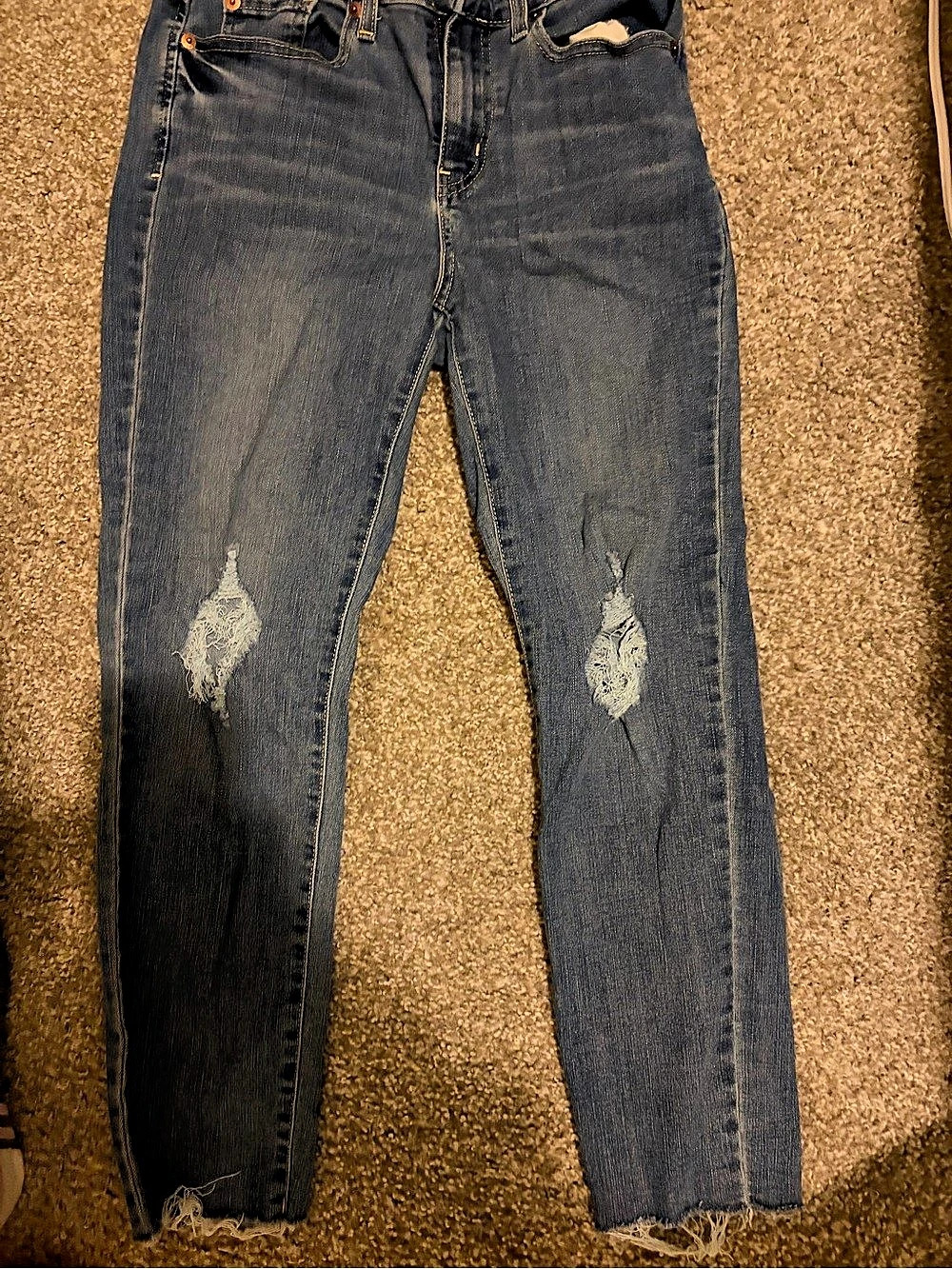 Signature by Levi Strauss & Co. Mid Rise Skinny. Jeans in Blue